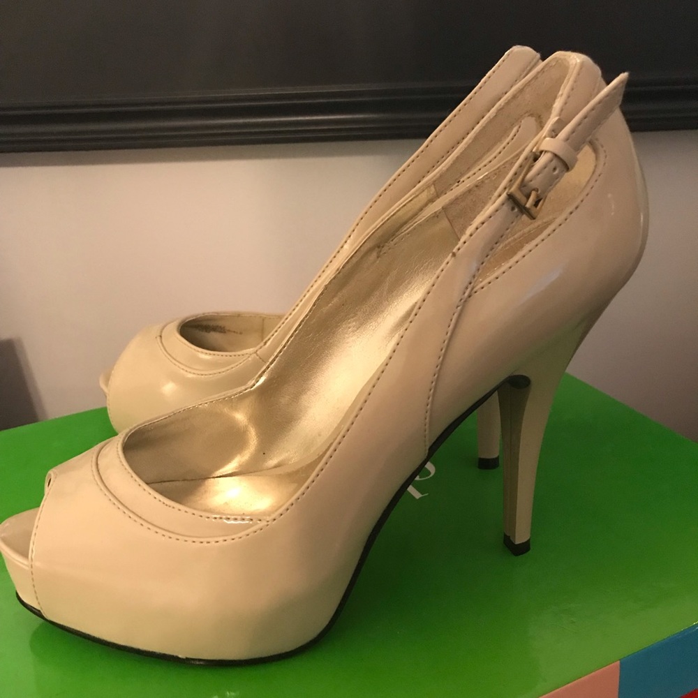 Guess NEW heels